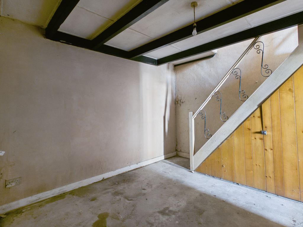 Property photo 3 of 9 Dining Room