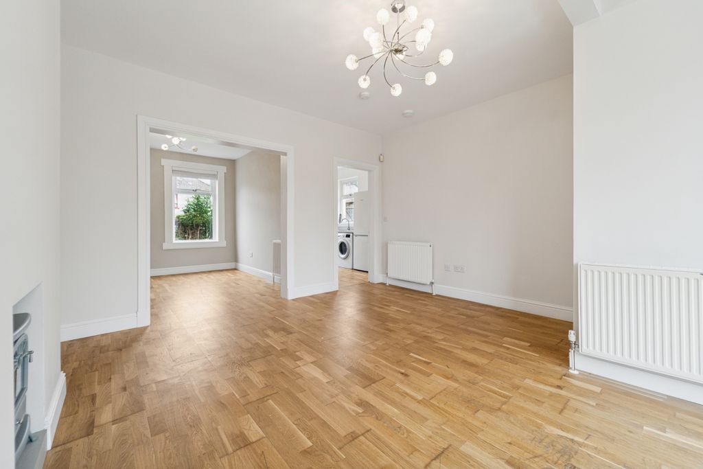 Property photo 3 of 27