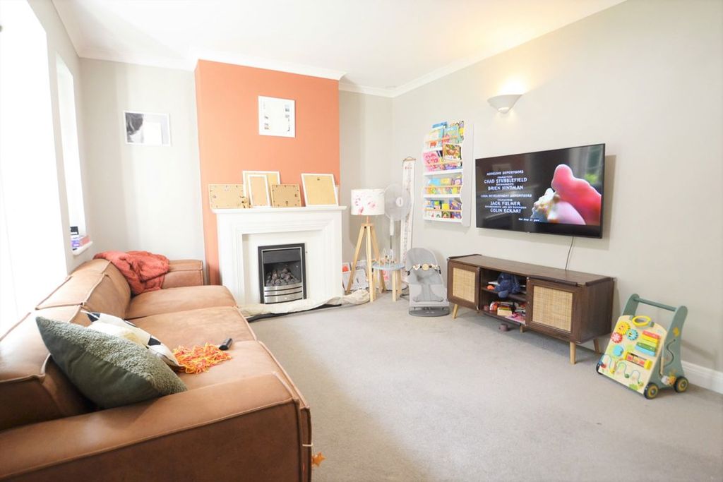 Property photo 1 of 5
