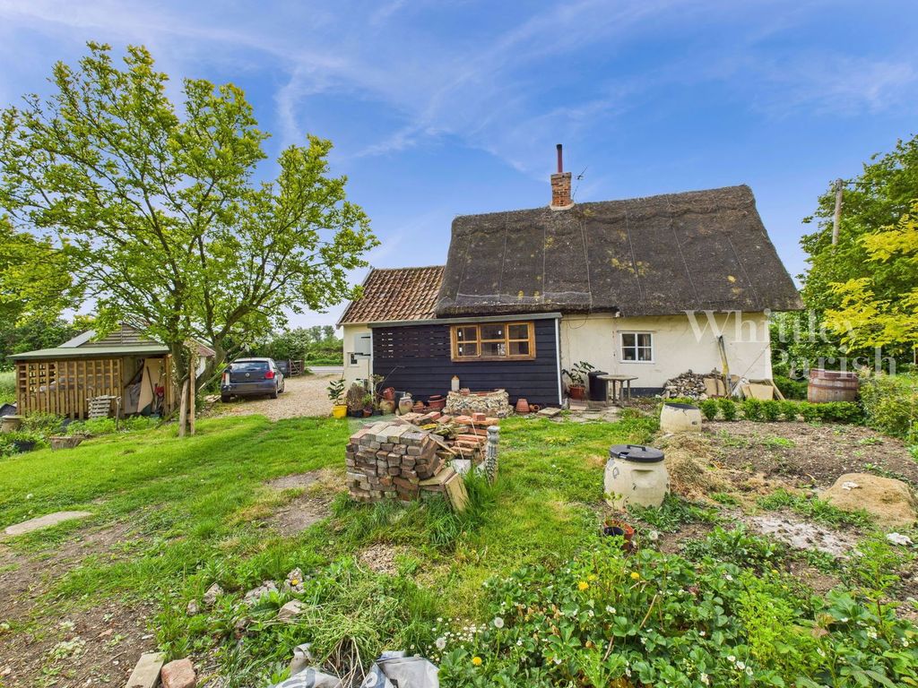 Property photo 3 of 27