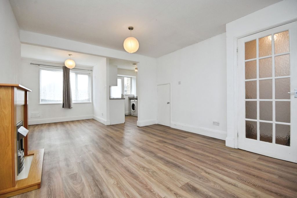 Property photo 3 of 16 Pbox-Img.Jpg