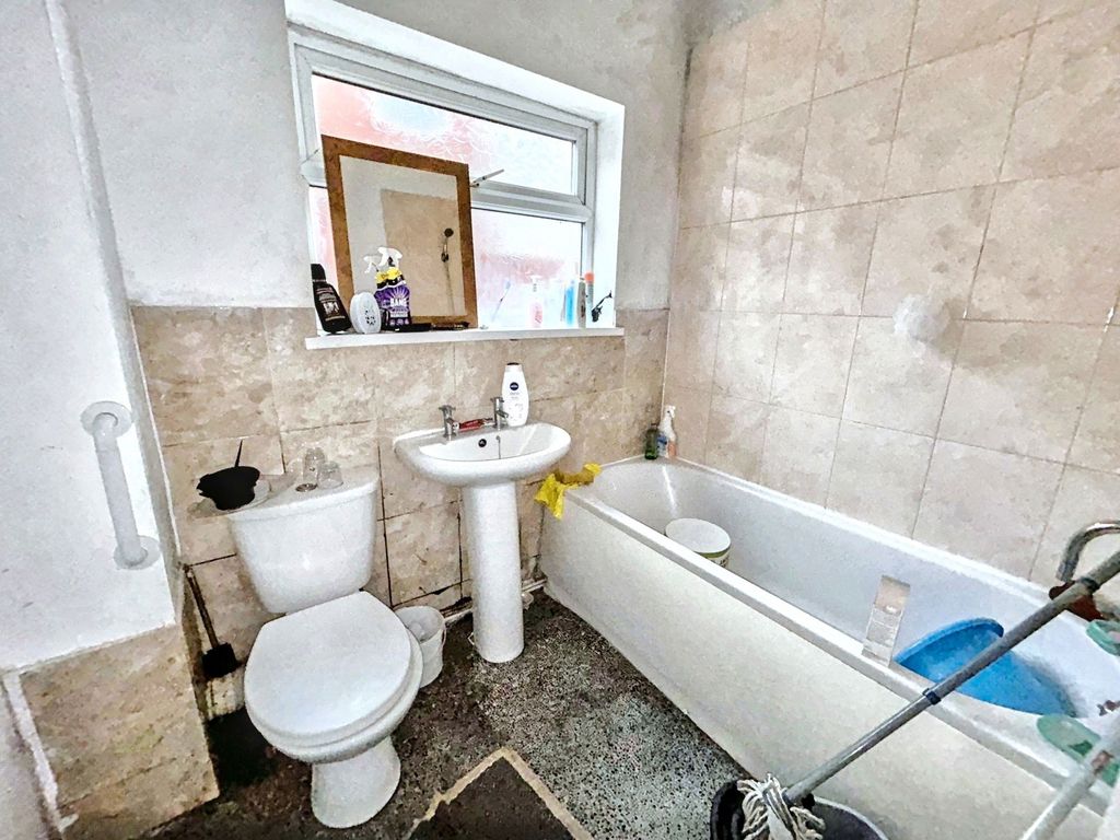 Property photo 3 of 6