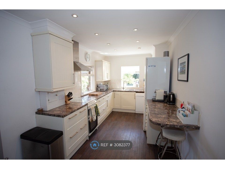 Property photo 3 of 13 Kitchen
