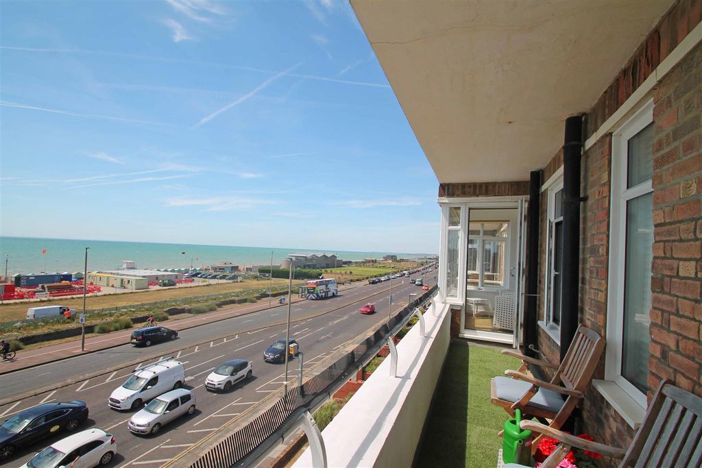 Property photo 2 of 17 Balcony
