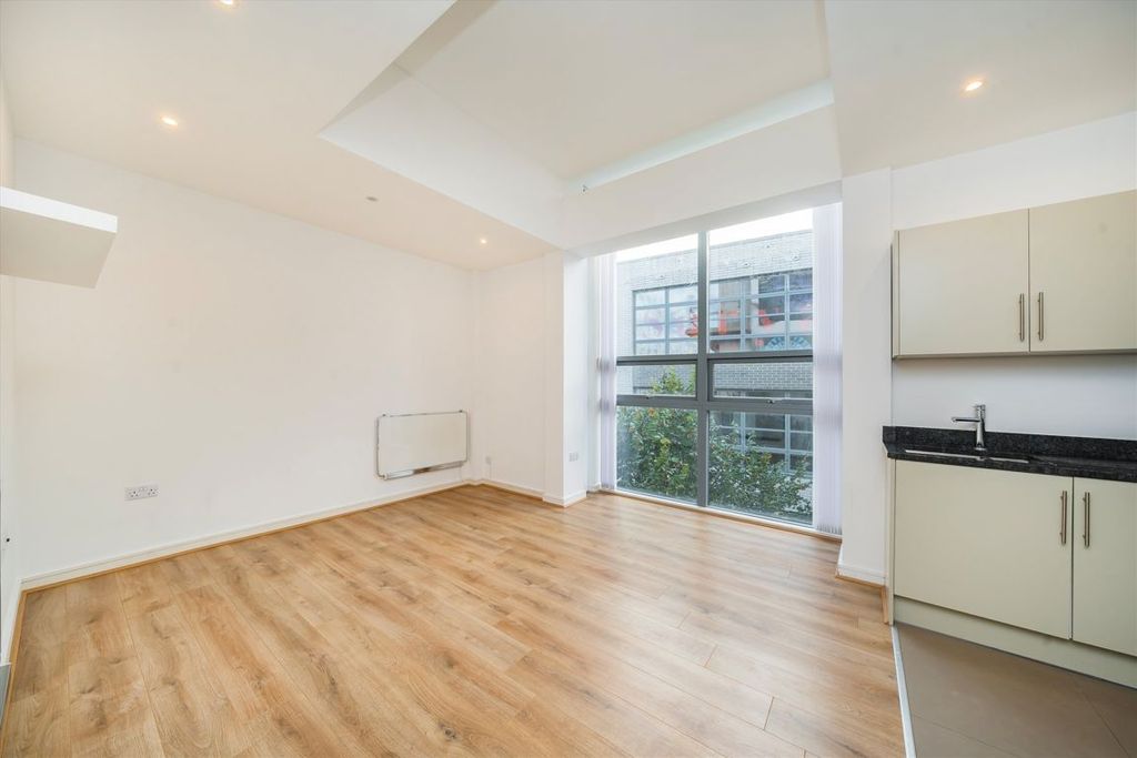 Property photo 1 of 4