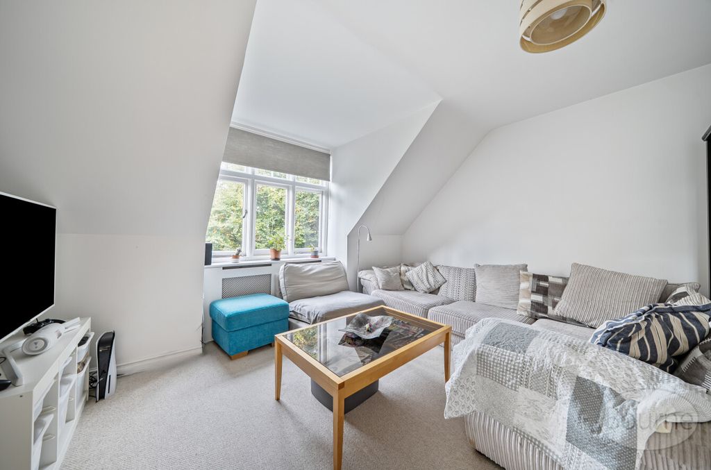 Property photo 2 of 20 4757518A-d789-4c6...