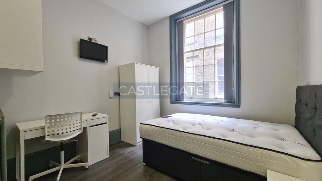 Property photo 1 of 12 Room 1.2.2 Merchants Hall (2)
