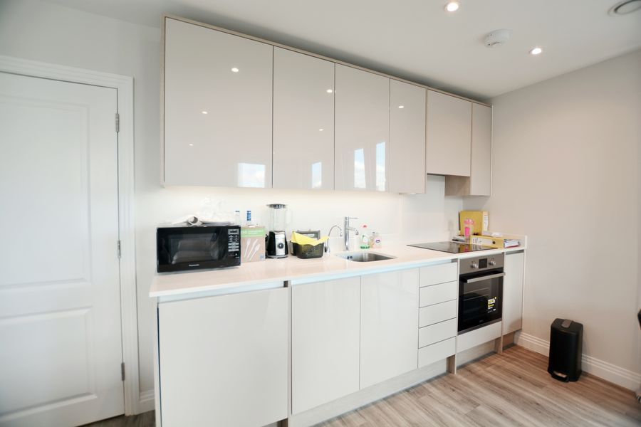 Property photo 3 of 7 Kitchen