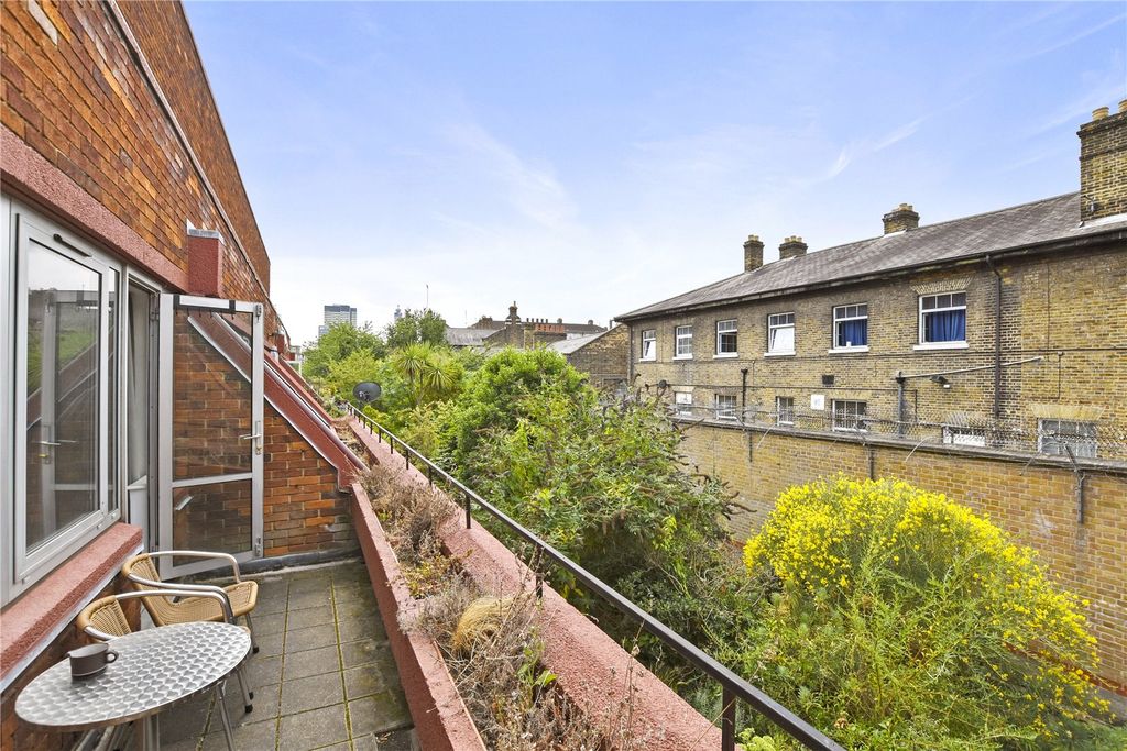 Property photo 2 of 12 Picture No. 24