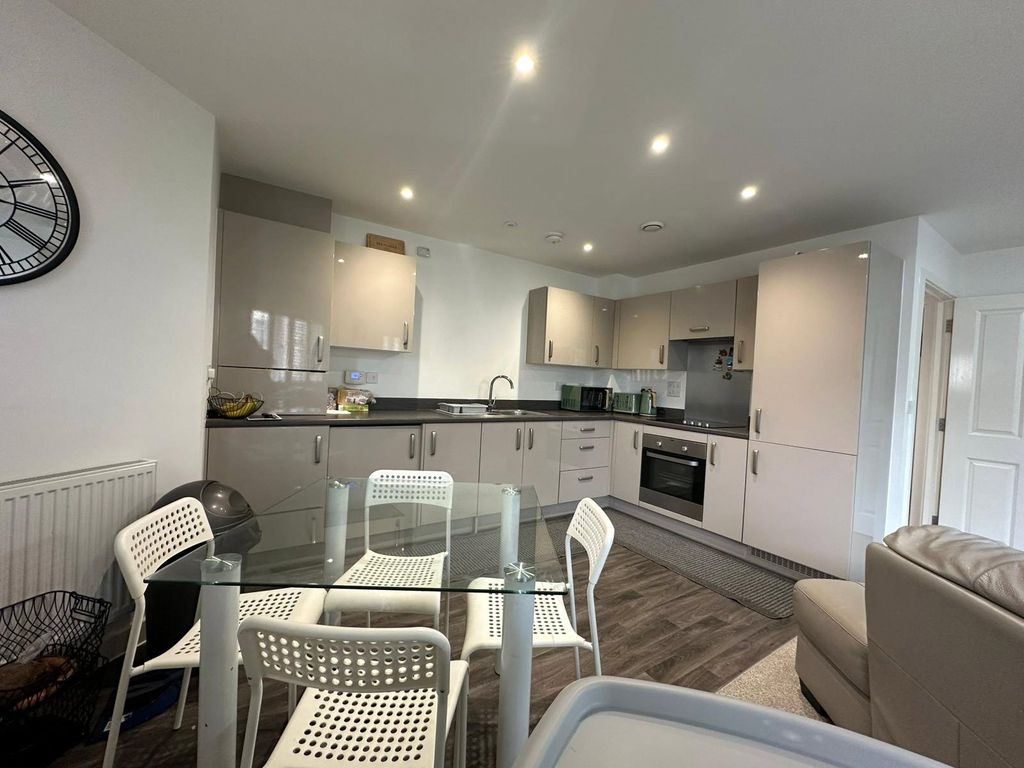 Property photo 3 of 12 Picture No. 14