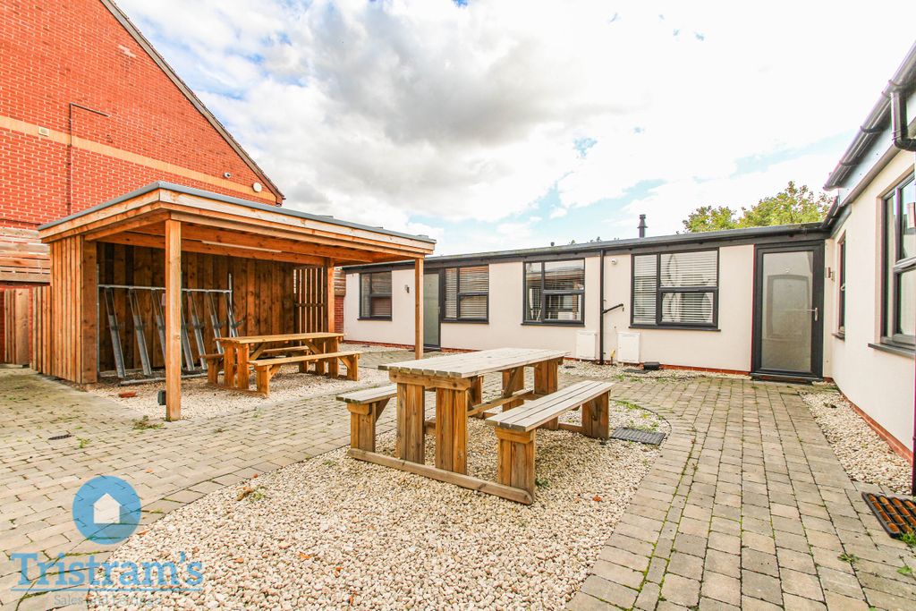 Property photo 1 of 12 Img_9802