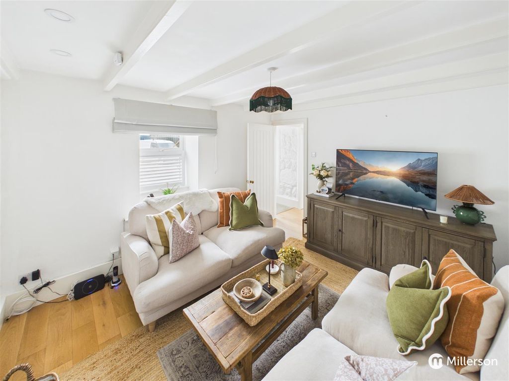 Property photo 3 of 21 Cam05092G0-Pr0162-Still006.Jpg