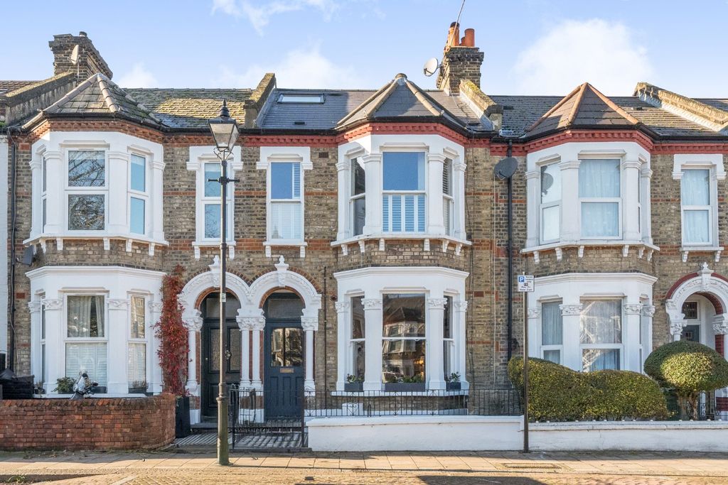 Property photo 2 of 24 Picture No. 35