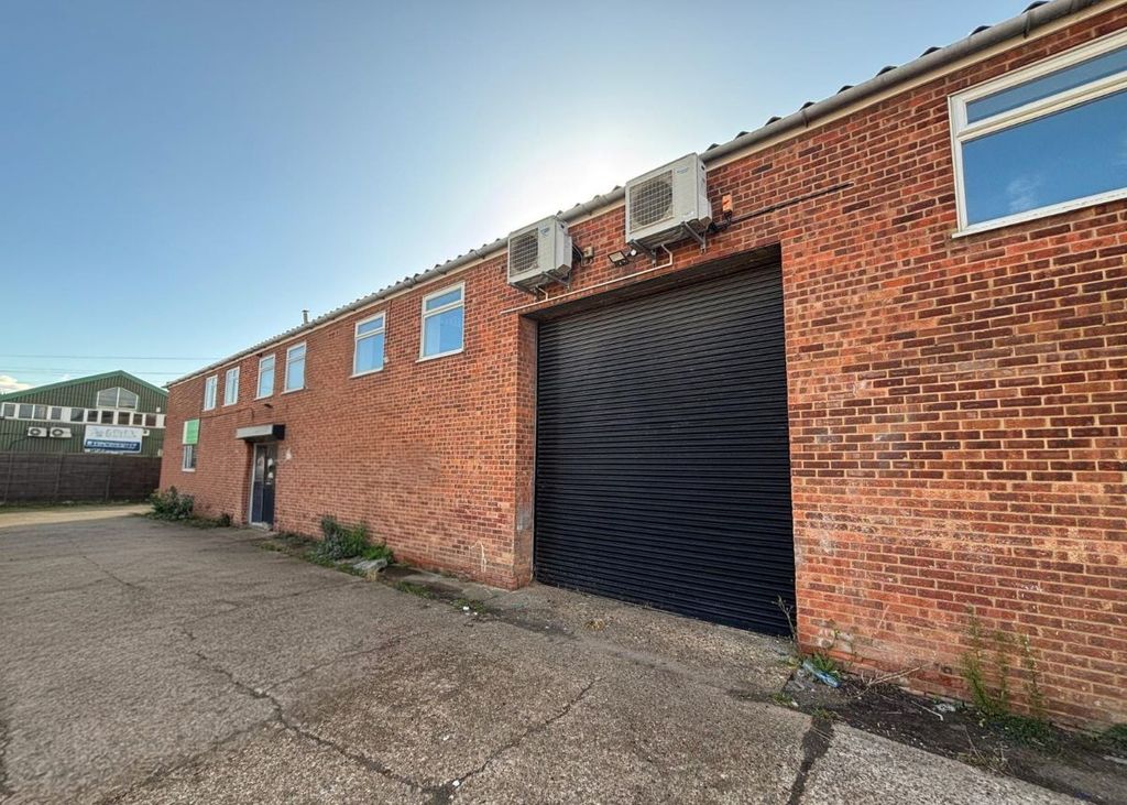 Property photo 2 of 18