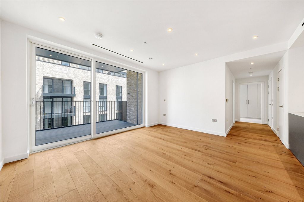 Property photo 3 of 15 Reception Room