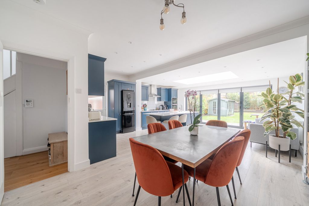 Property photo 2 of 23 1436506-24-69Cbd2...