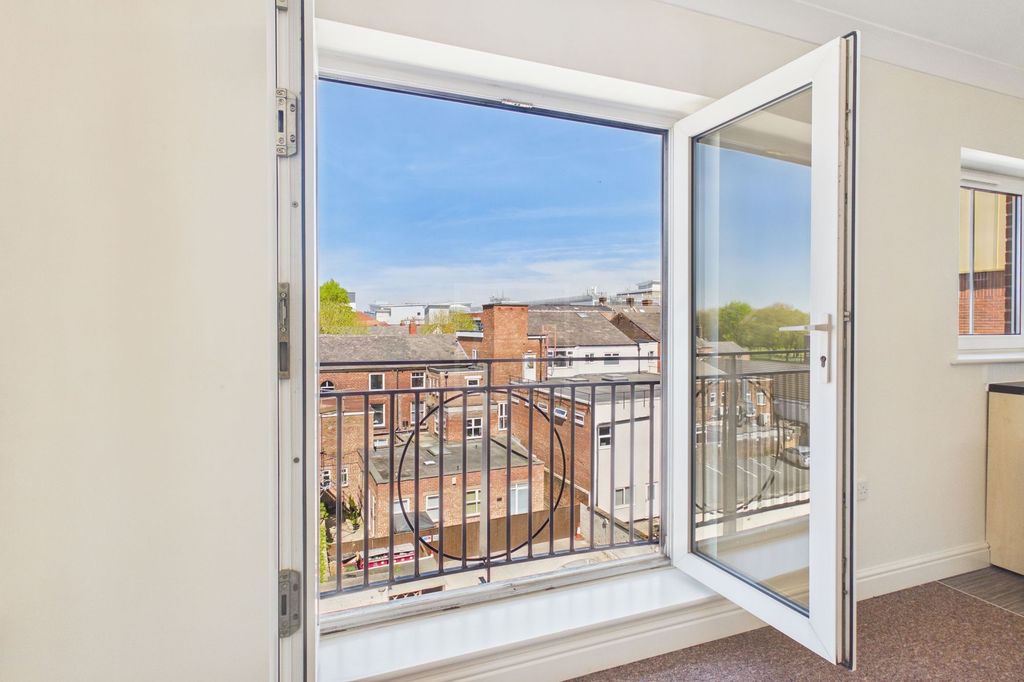 Property photo 3 of 11 Balcony