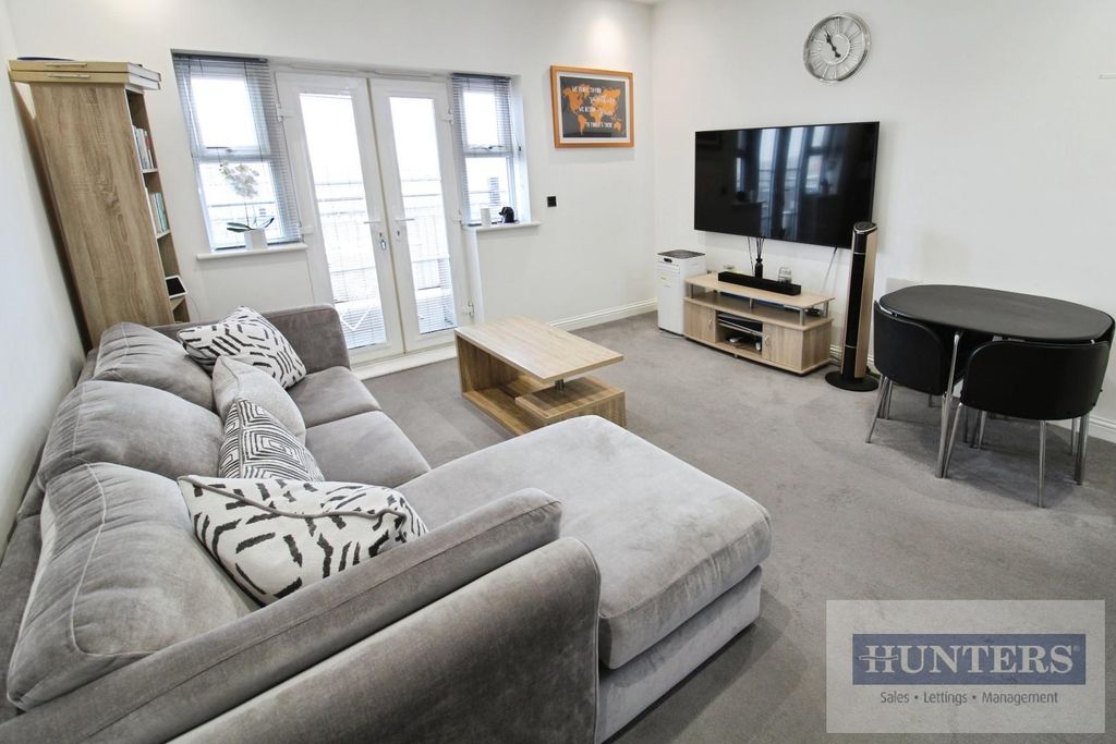 Property photo 2 of 11 Lounge/Diner