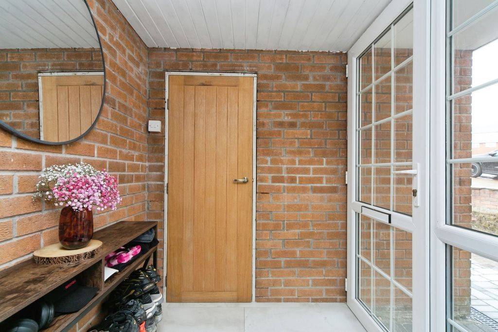 Property photo 3 of 17 Photo
