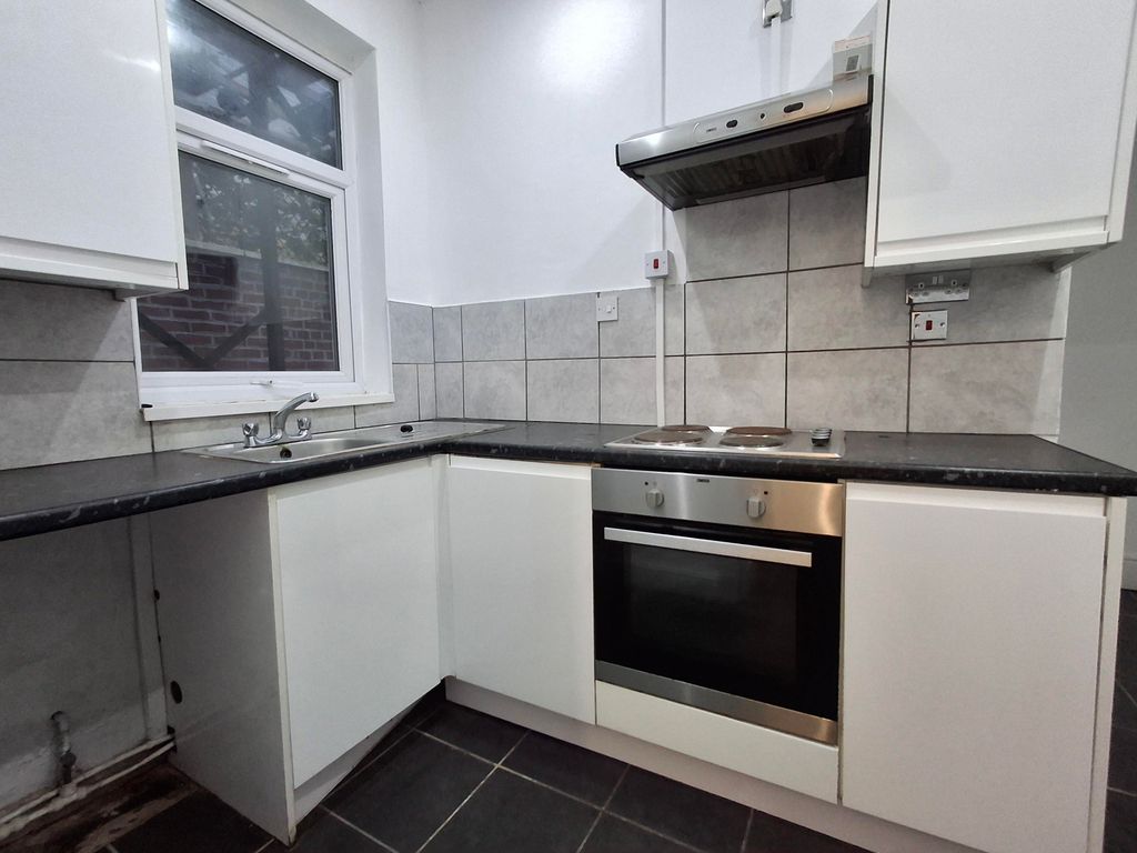 Property photo 2 of 11 Image