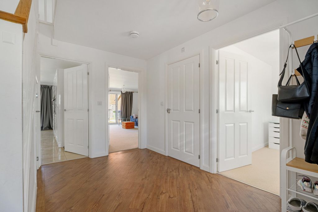 Property photo 3 of 25