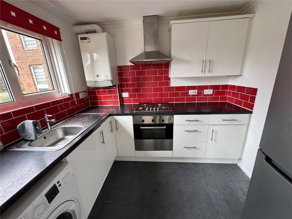 Property photo 2 of 12 Picture No. 37