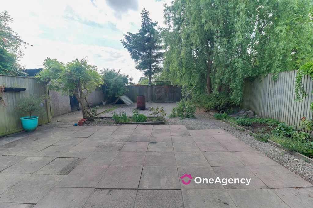 Property photo 2 of 24