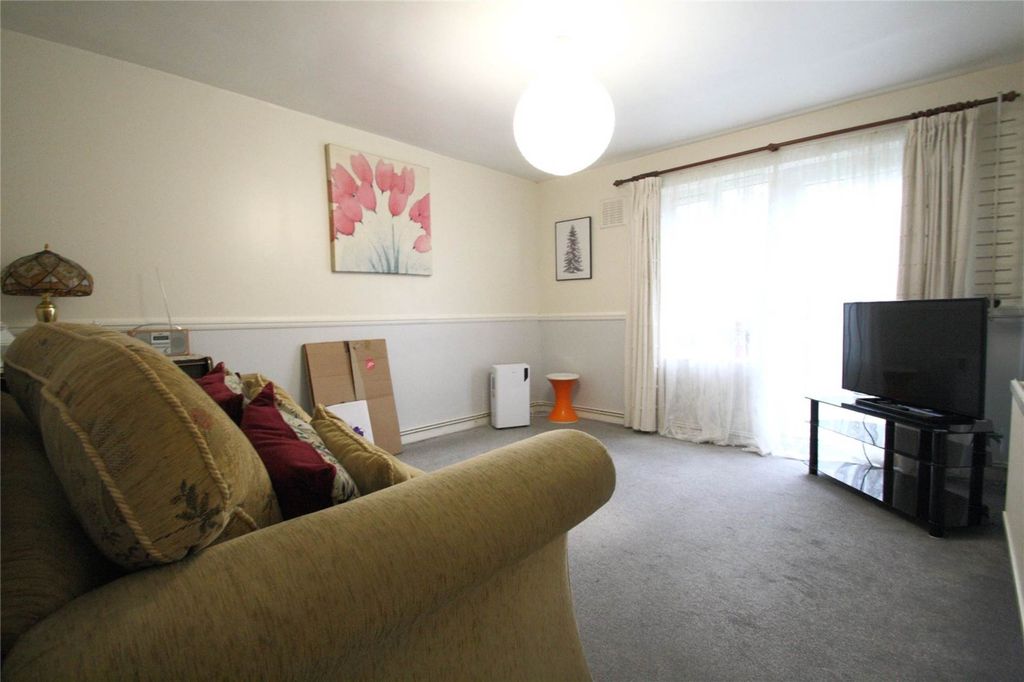 Property photo 3 of 8
