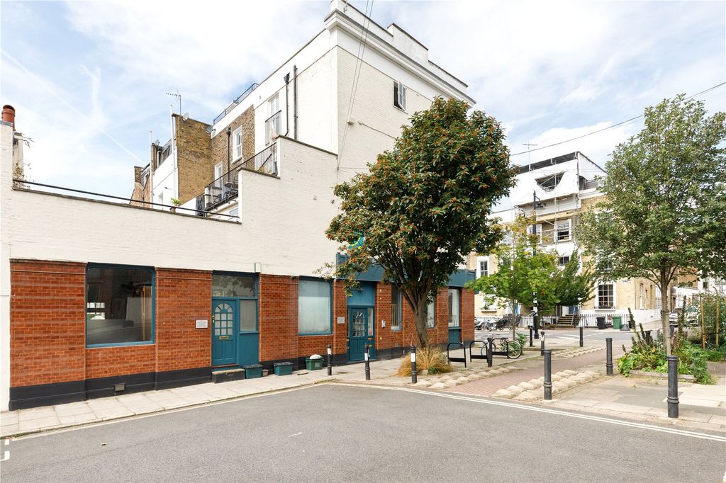 Property photo 1 of 11