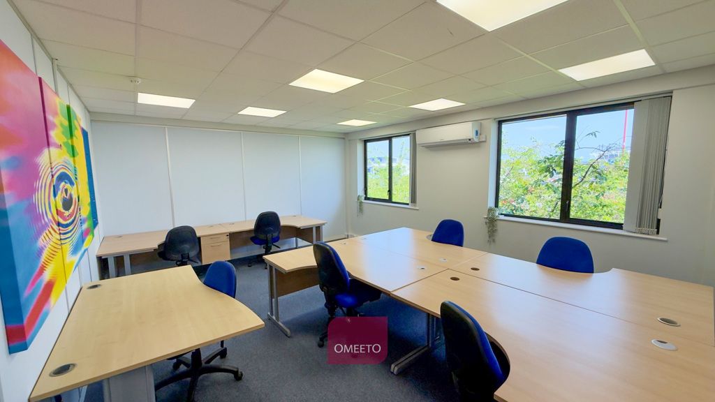 Property photo 1 of 9 6 Person Office To Let