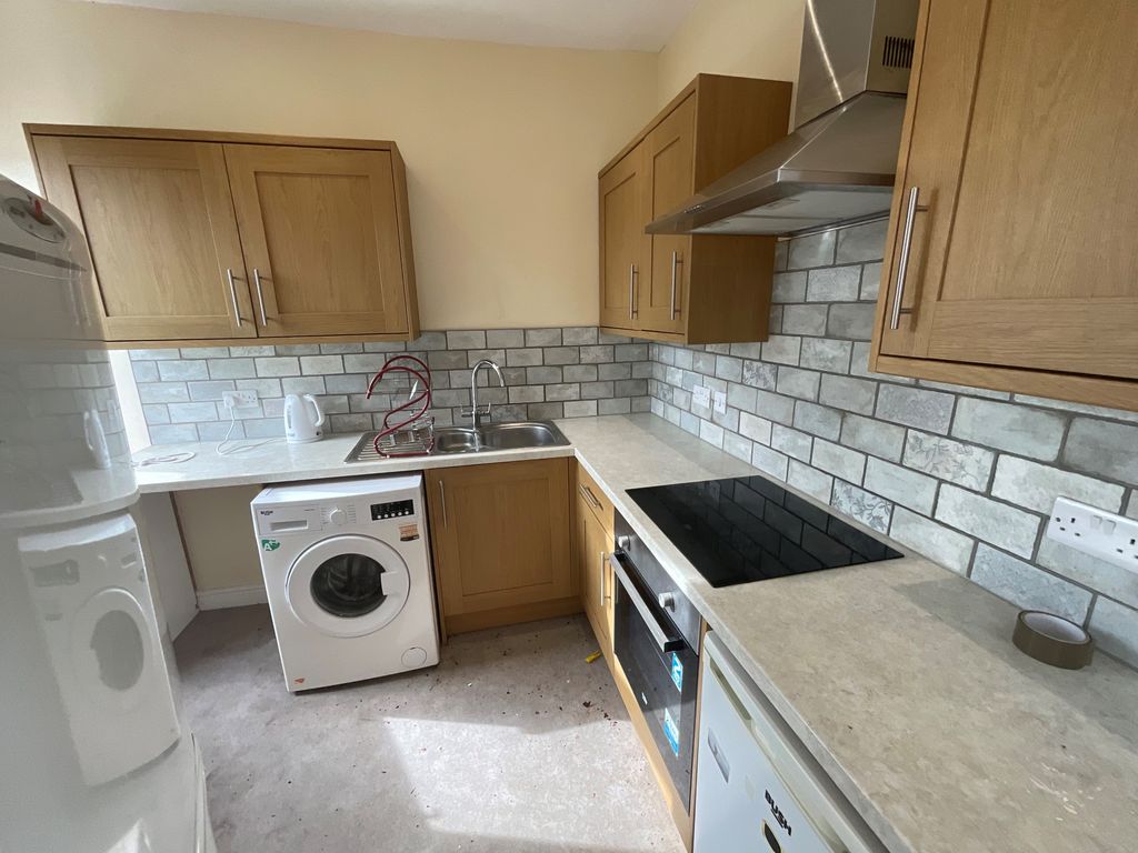 Property photo 2 of 9 Kitchen