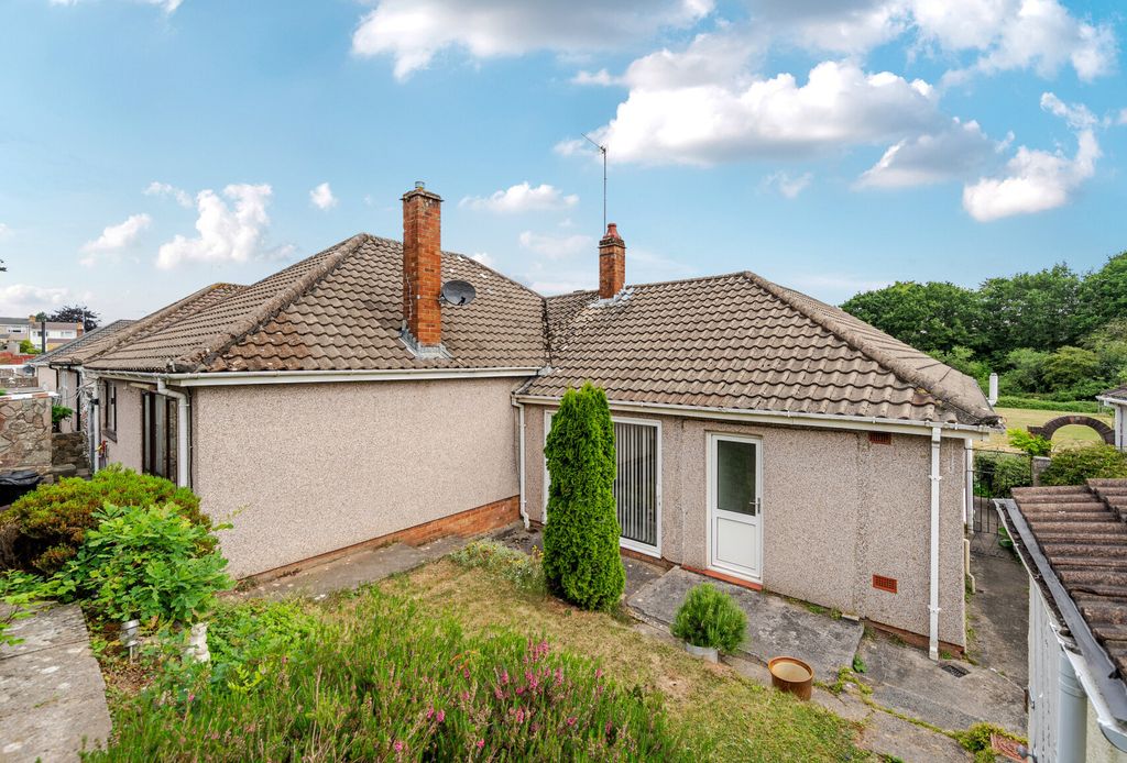 Property photo 2 of 23 1313093-10-6864Fb...