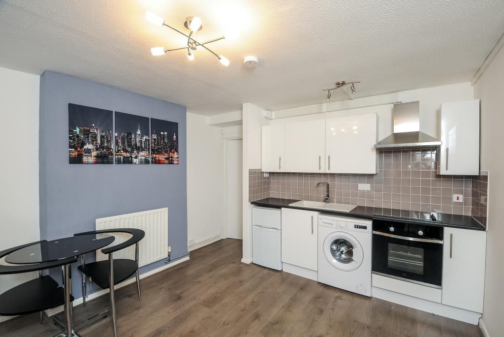 Property photo 3 of 10 Kitchen