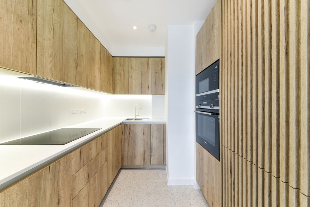 Property photo 3 of 12 Kitchen