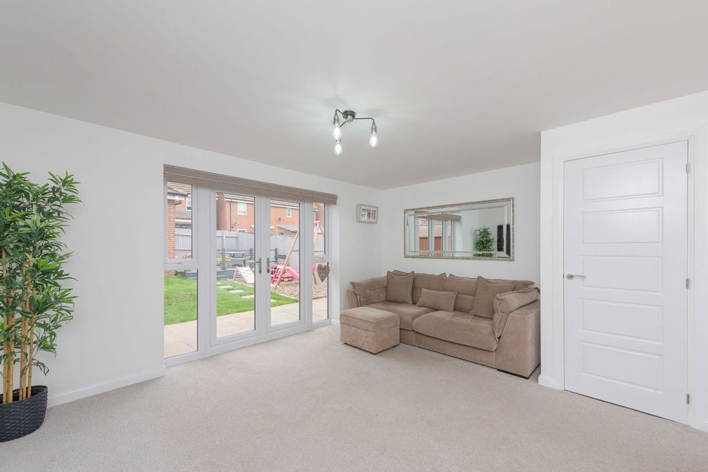 Property photo 2 of 29