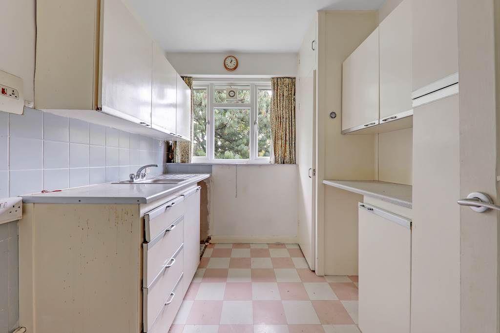 Property photo 3 of 10 11-8305Jhhgll - Flat 9 Fox Hill  - 31-Small