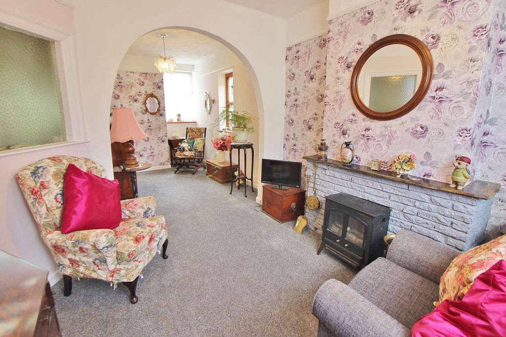 Property photo 2 of 19