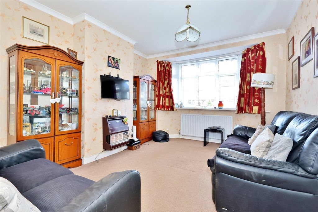 Property photo 2 of 14 Picture No. 11