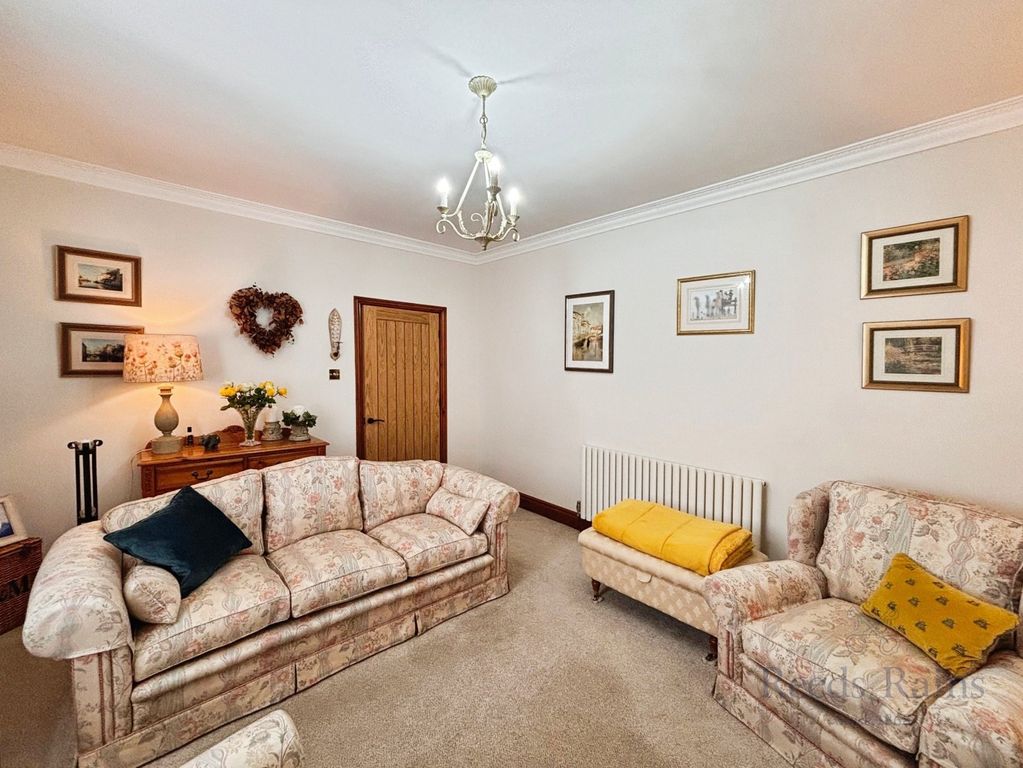 Property photo 2 of 20 Picture No. 09