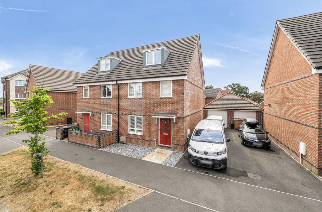 Property photo 1 of 23 1484774-2-6A43867...