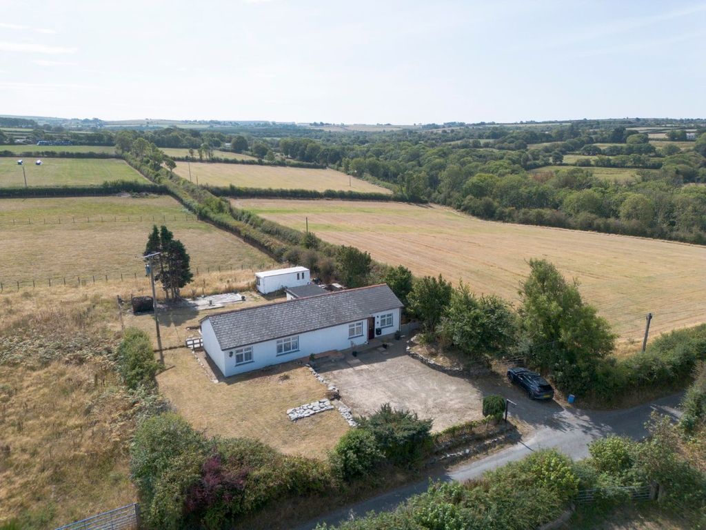 Property photo 2 of 27