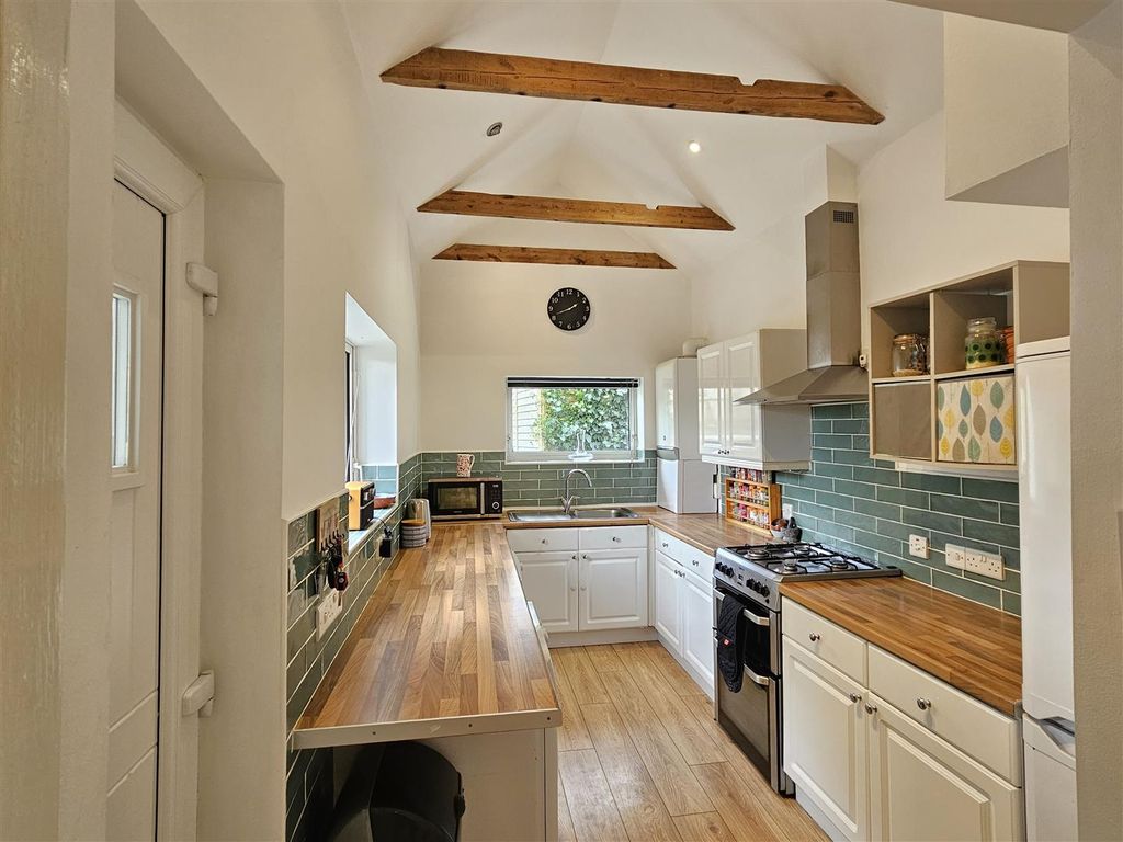 Property photo 3 of 34 Kitchen