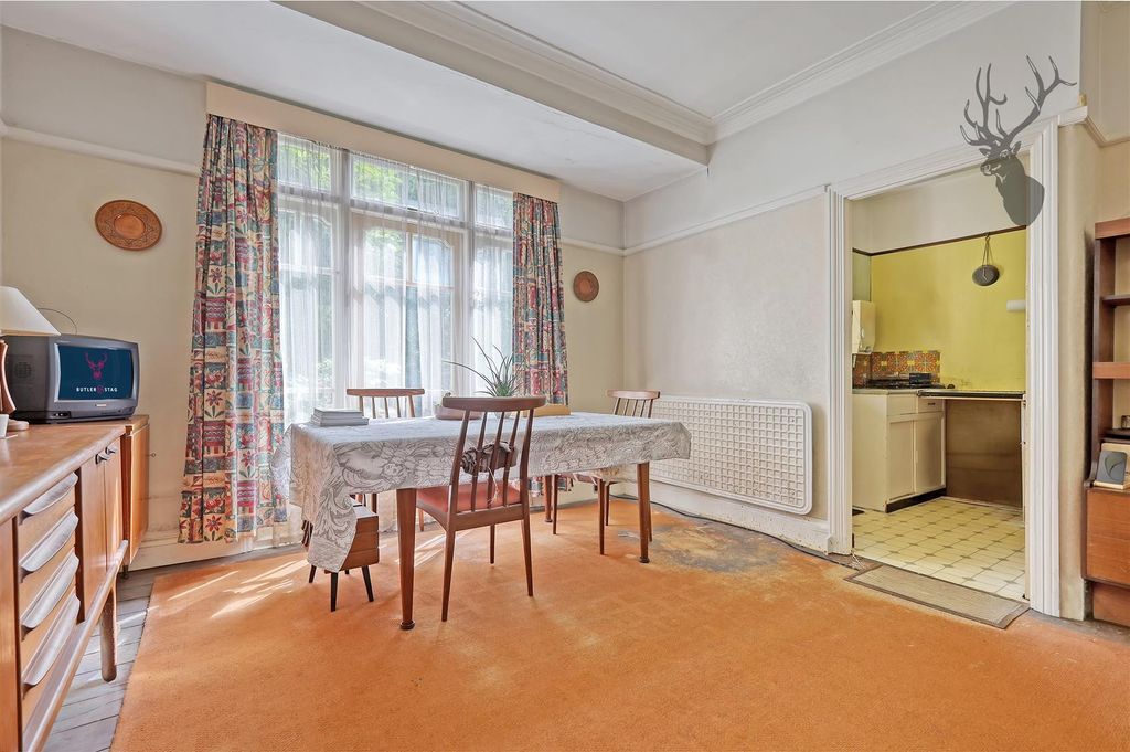 Property photo 2 of 20