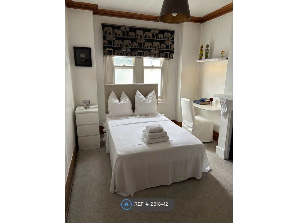 Property photo 2 of 6 Bedroom - Room 2