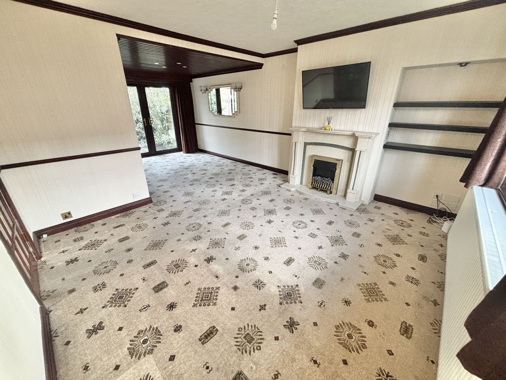 Property photo 2 of 25