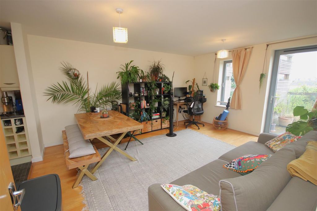 Property photo 2 of 7 Img_9373.Jpg