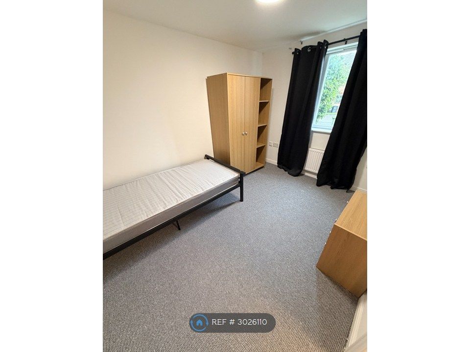 Property photo 2 of 8 Ground Floor Bedroom - Room 1