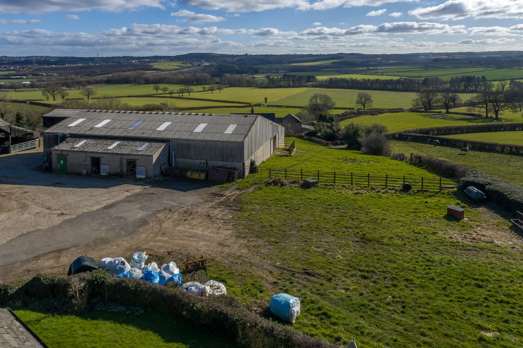 Property photo 3 of 30 Town Farm
