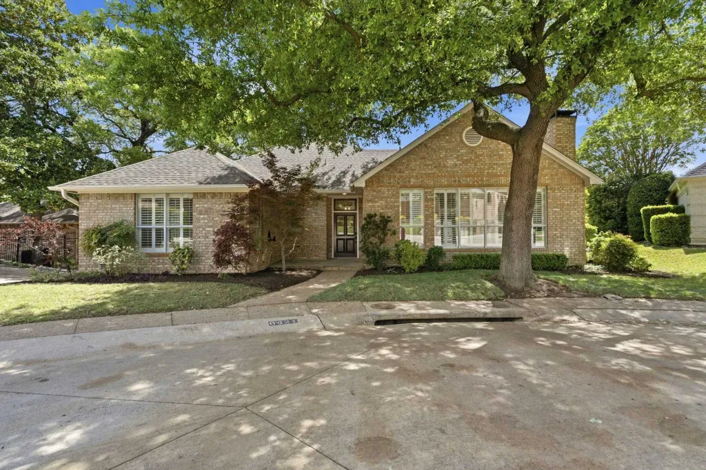 Property photo 1 of 31