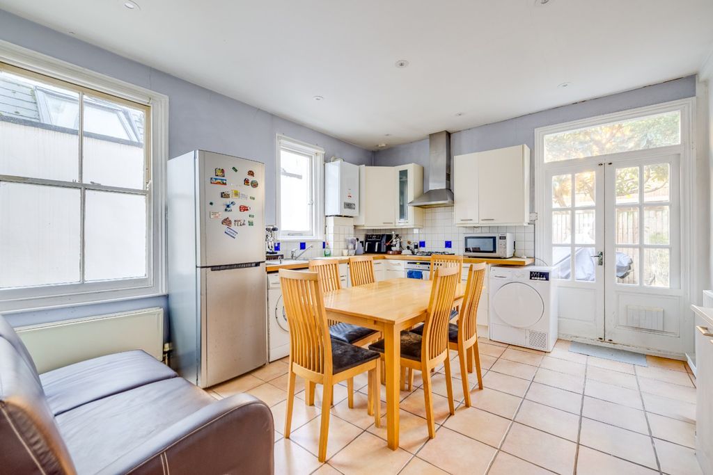 Property photo 2 of 6